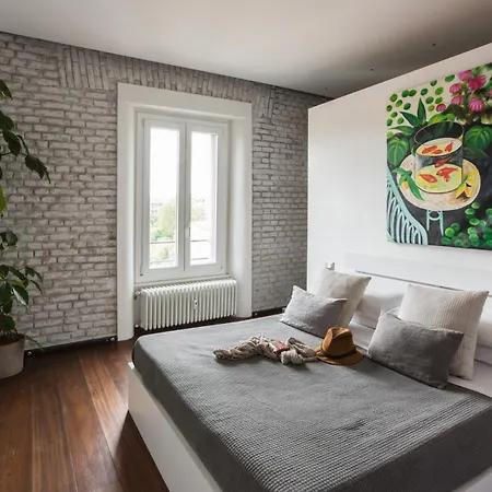 Stellar Design 2br Loft Next To Navigli & Duomo Milan